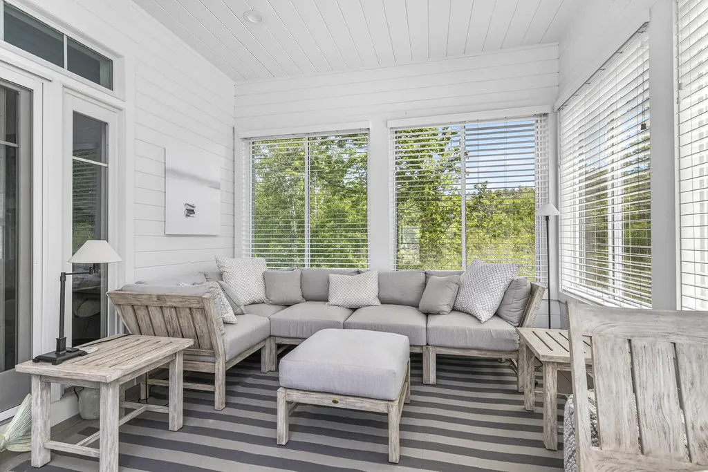 84 Magnolia Lane Yarmouth ME 04096