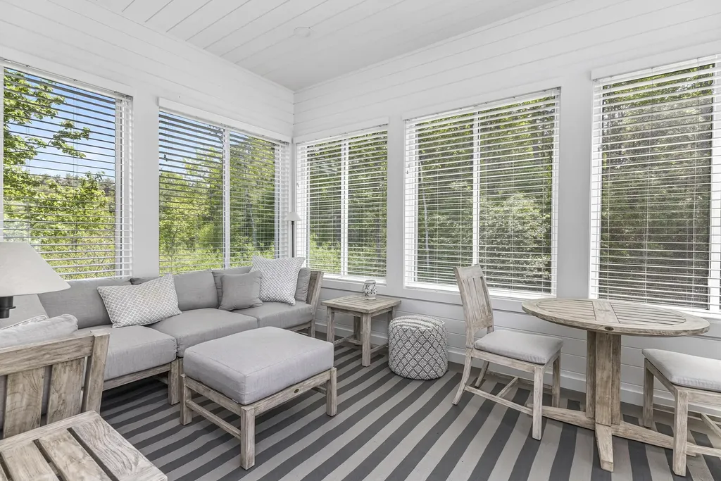 84 Magnolia Lane Yarmouth ME 04096
