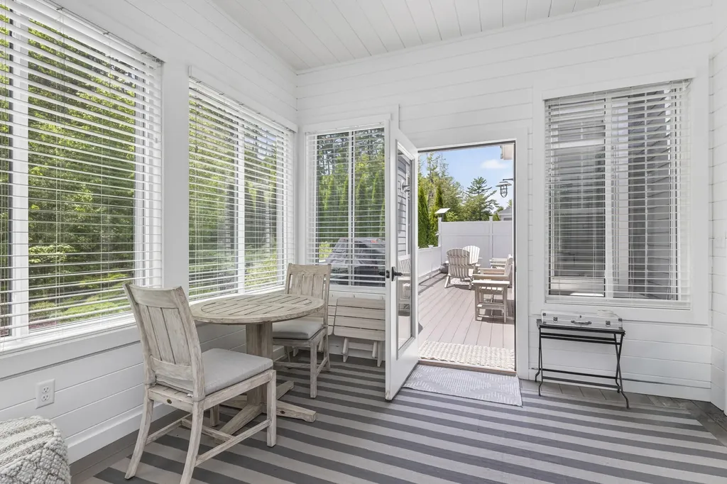 84 Magnolia Lane Yarmouth ME 04096