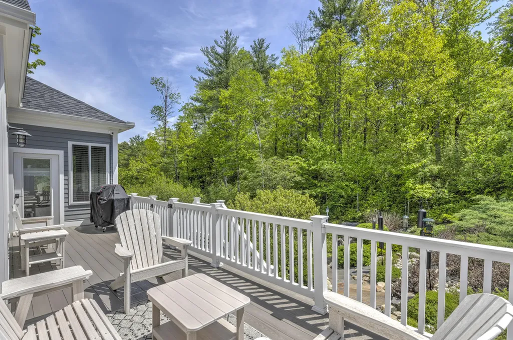 84 Magnolia Lane Yarmouth ME 04096