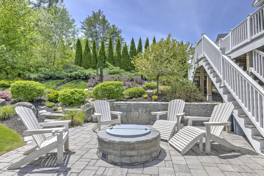 84 Magnolia Lane Yarmouth ME 04096