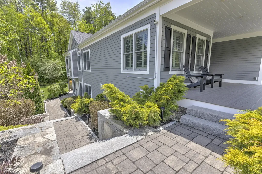 84 Magnolia Lane Yarmouth ME 04096
