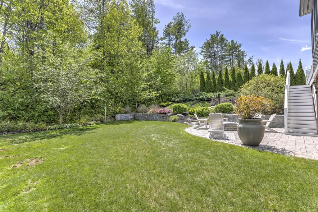 84 Magnolia Lane Yarmouth ME 04096