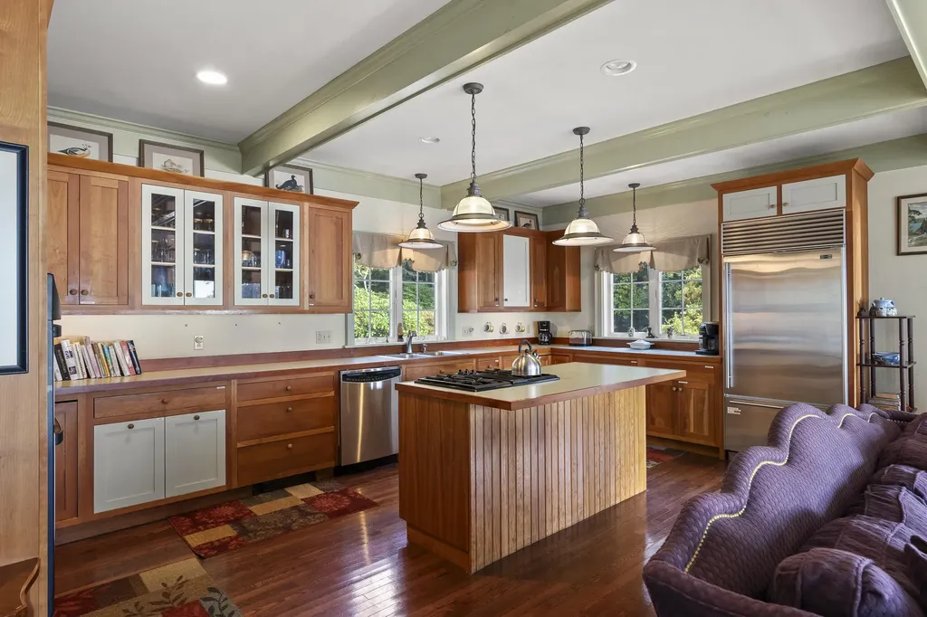 26 Miradon Lane Southport ME 04576