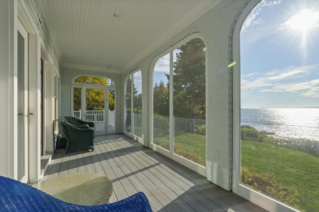 26 Miradon Lane Southport ME 04576
