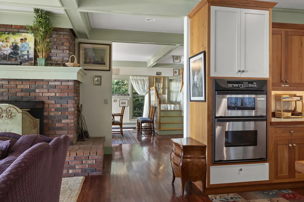 26 Miradon Lane Southport ME 04576