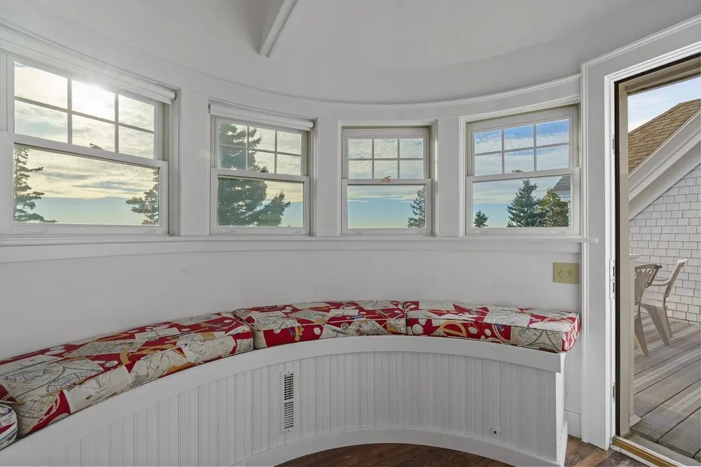 26 Miradon Lane Southport ME 04576