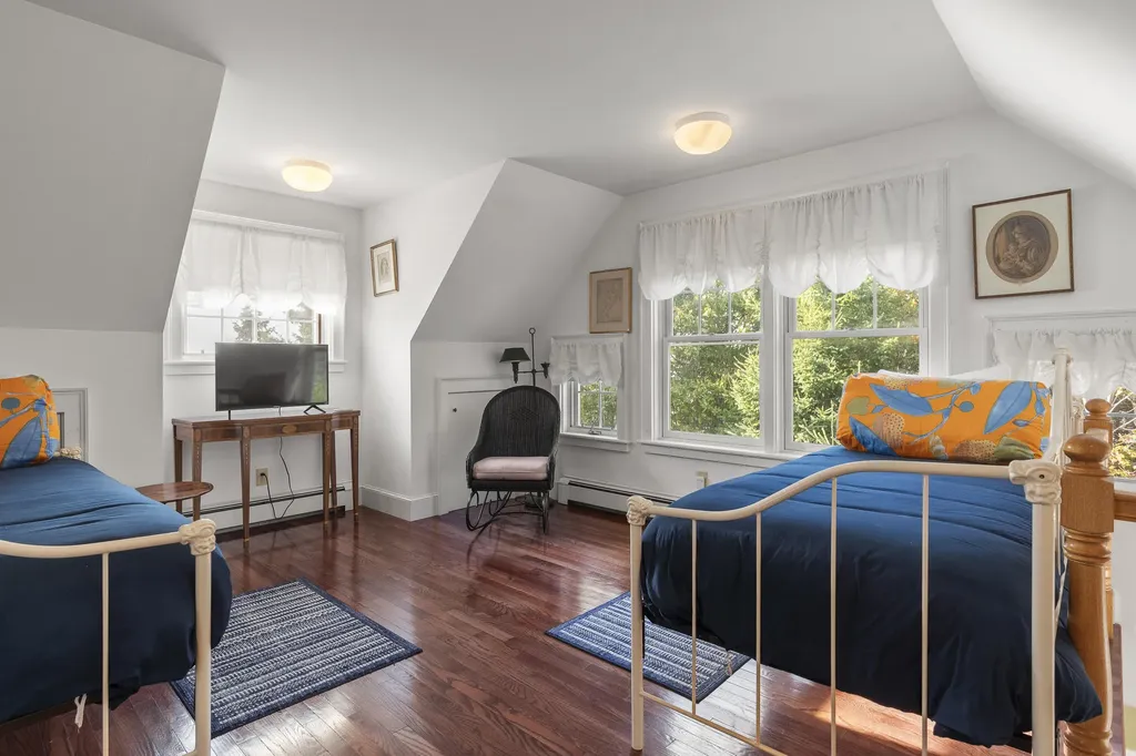 26 Miradon Lane Southport ME 04576