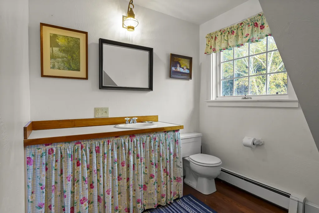 26 Miradon Lane Southport ME 04576