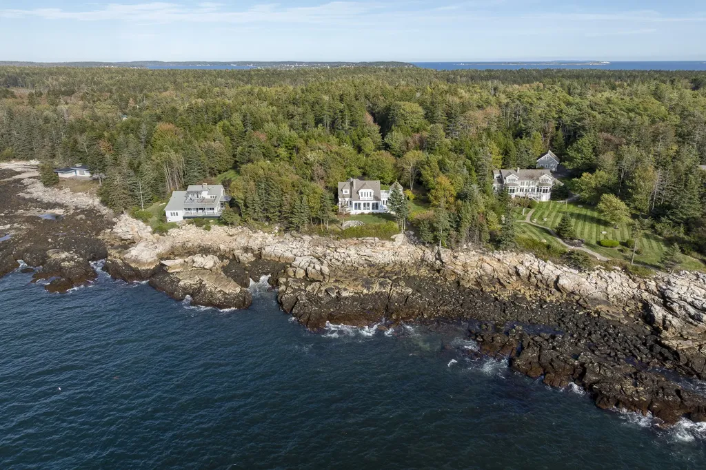 26 Miradon Lane Southport ME 04576