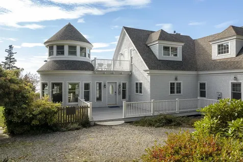 26 Miradon Lane Southport ME 04576