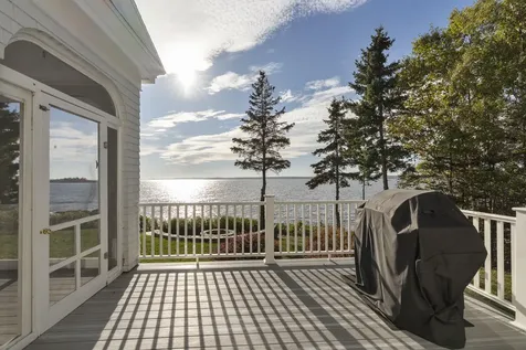 26 Miradon Lane Southport ME 04576