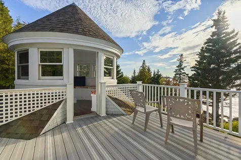 26 Miradon Lane Southport ME 04576