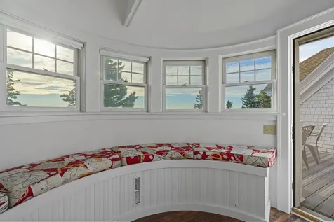 26 Miradon Lane Southport ME 04576
