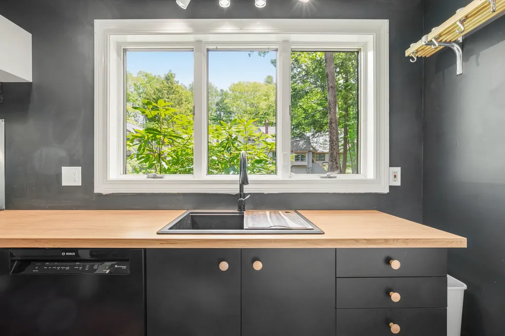31 Concord Place Cape Elizabeth ME 04107