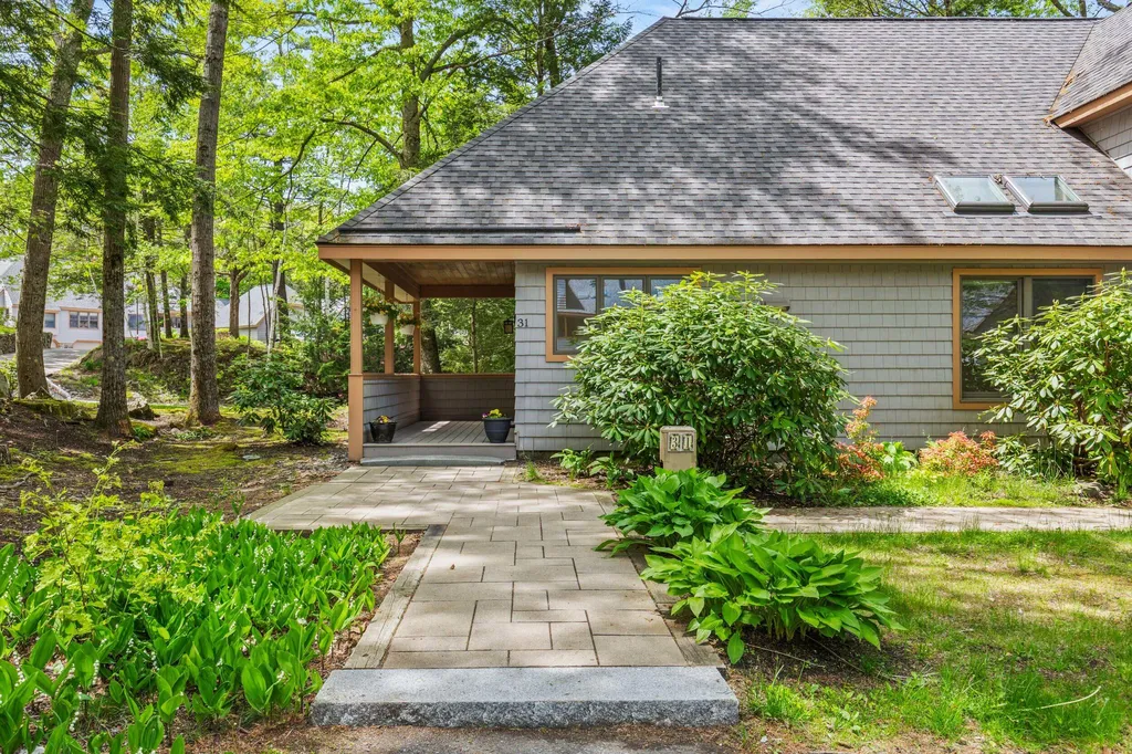 31 Concord Place Cape Elizabeth ME 04107