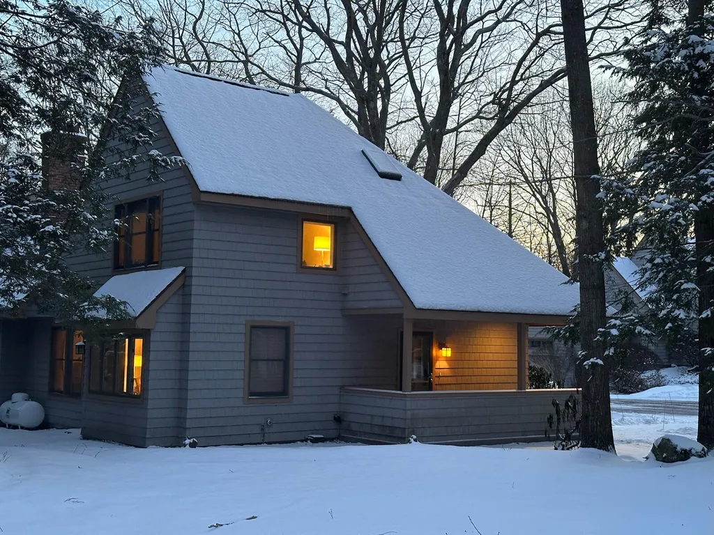 31 Concord Place Cape Elizabeth ME 04107