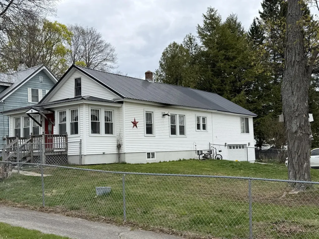 5 Spruce Street East Millinocket ME 04430