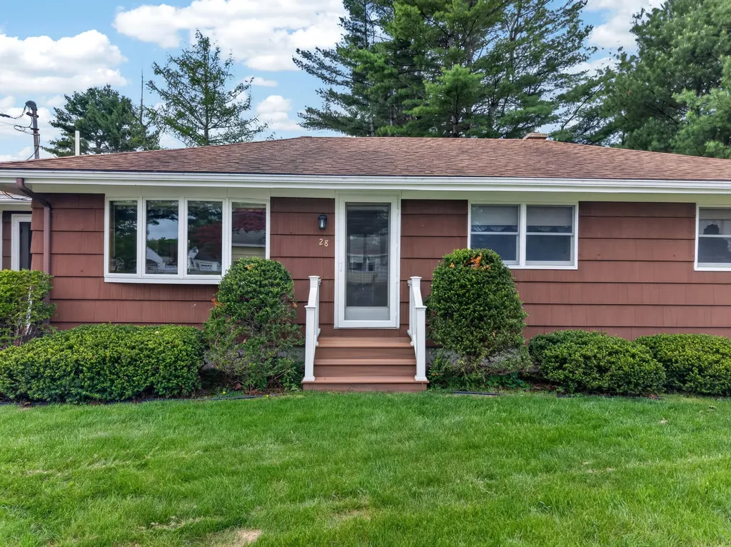 28 Marlboro Avenue Augusta ME 04330