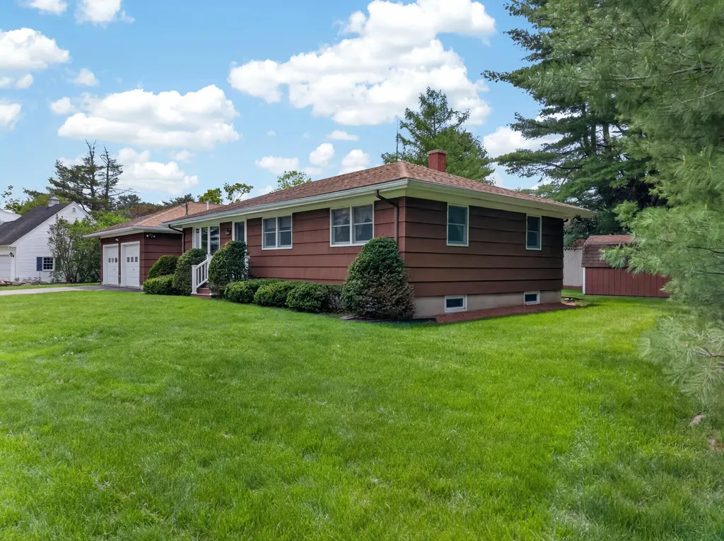28 Marlboro Avenue Augusta ME 04330