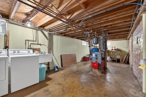 28 Marlboro Avenue Augusta ME 04330