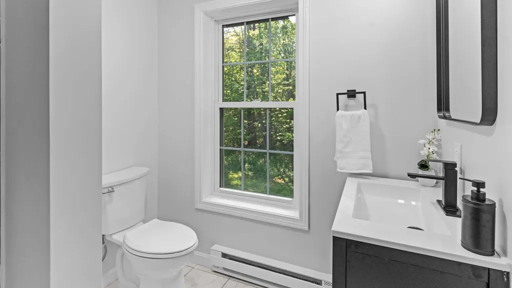 16 Dyer Road Raymond ME 04071