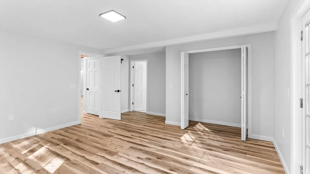 16 Dyer Road Raymond ME 04071