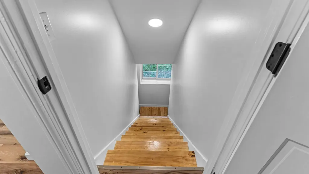 16 Dyer Road Raymond ME 04071