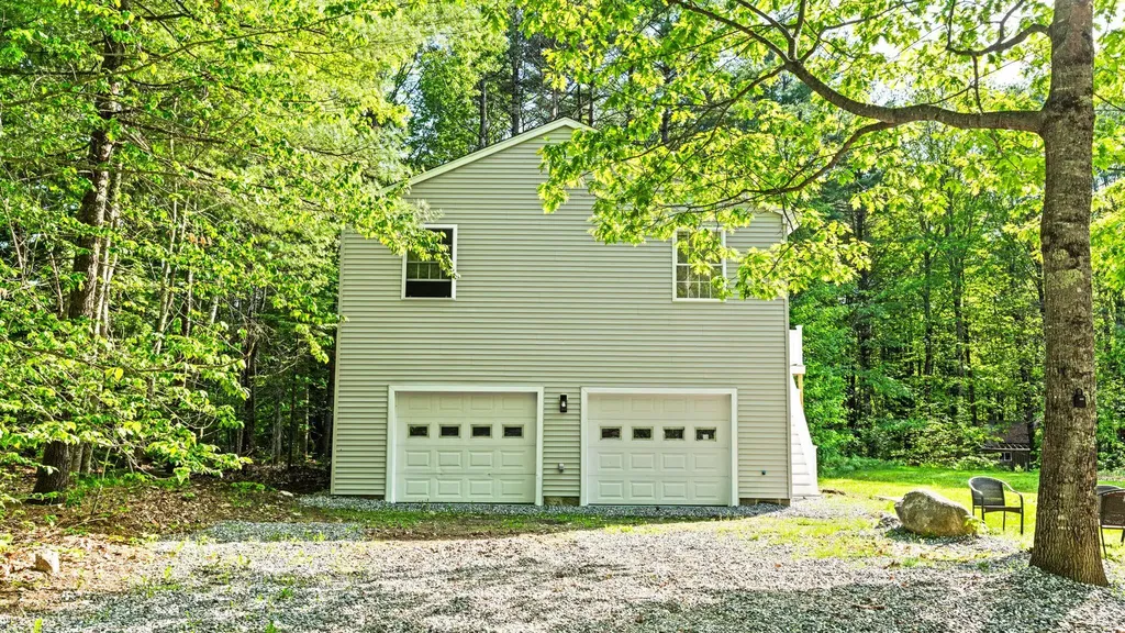 16 Dyer Road Raymond ME 04071