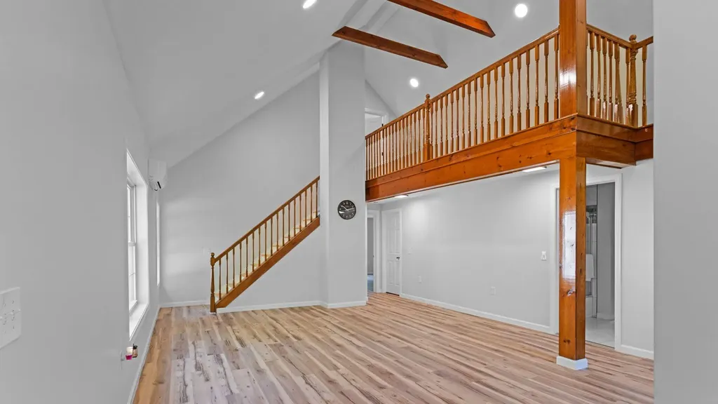 16 Dyer Road Raymond ME 04071