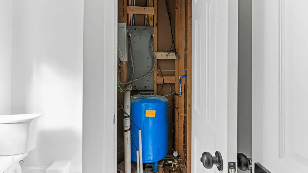 16 Dyer Road Raymond ME 04071