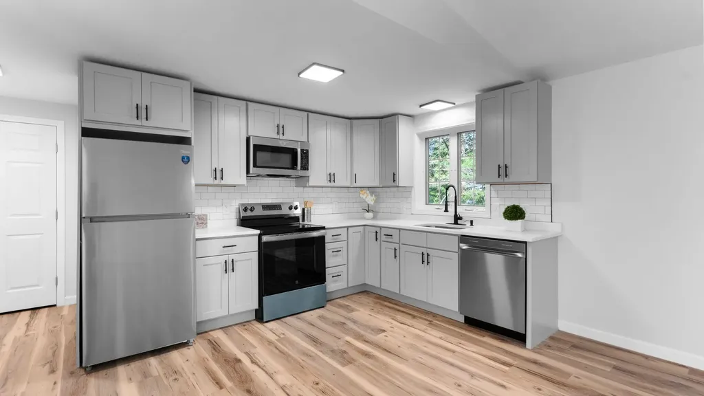 16 Dyer Road Raymond ME 04071