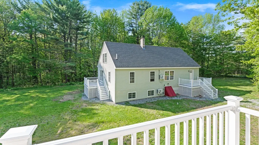16 Dyer Road Raymond ME 04071
