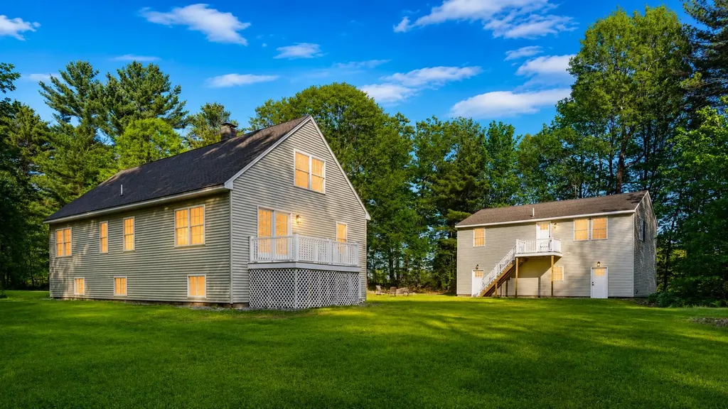 16 Dyer Road Raymond ME 04071
