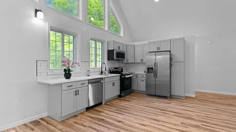 16 Dyer Road Raymond ME 04071