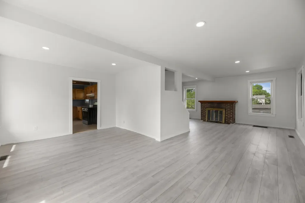 826 Riverside Augusta ME 04330