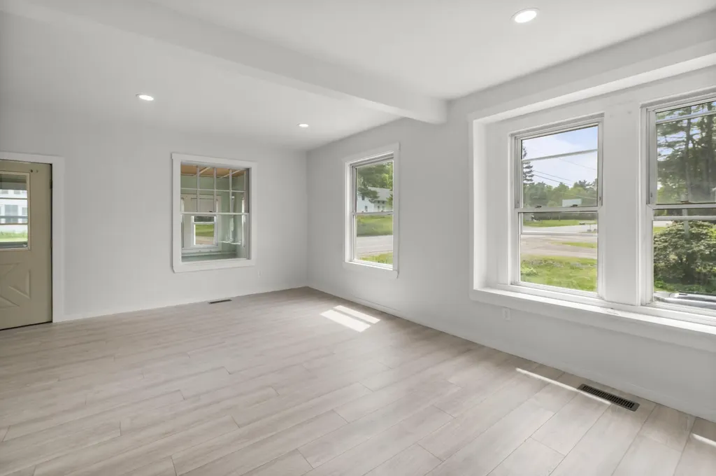 826 Riverside Augusta ME 04330