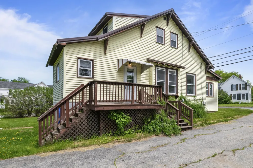 826 Riverside Augusta ME 04330