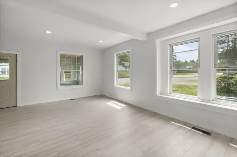 826 Riverside Augusta ME 04330