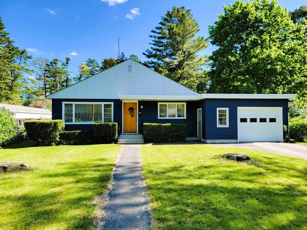 28 1/2 Mclellan Street Brunswick ME 04011