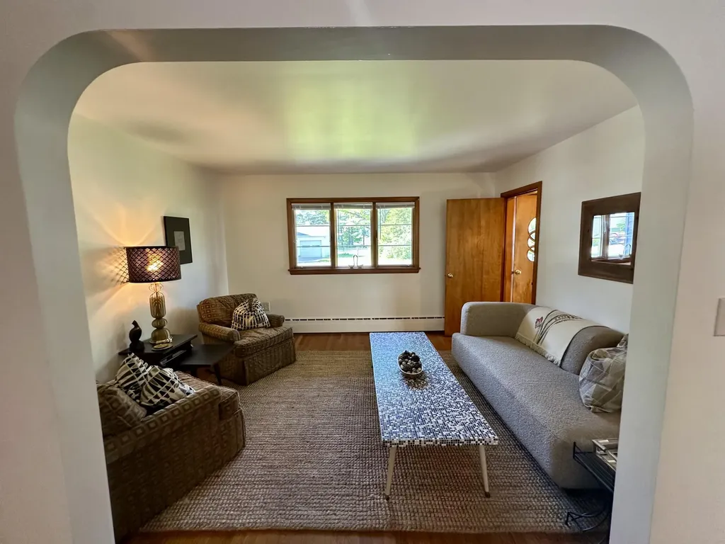 28 1/2 Mclellan Street Brunswick ME 04011
