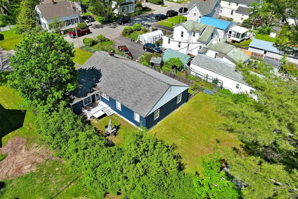 28 1/2 Mclellan Street Brunswick ME 04011