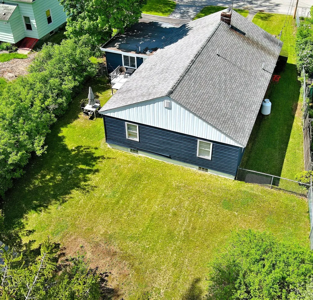 28 1/2 Mclellan Street Brunswick ME 04011