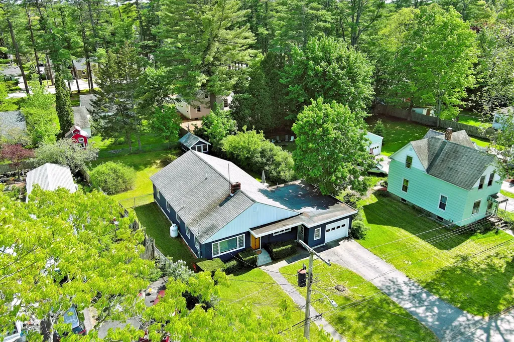 28 1/2 Mclellan Street Brunswick ME 04011