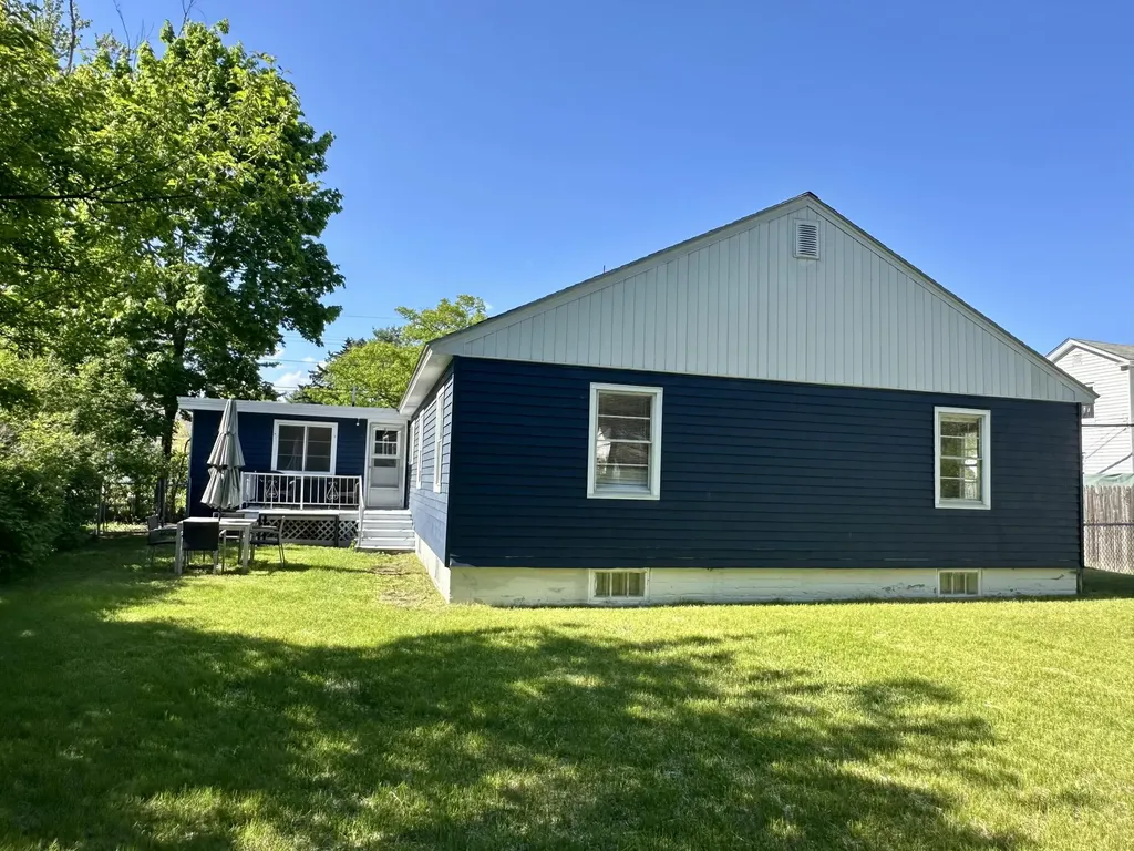 28 1/2 Mclellan Street Brunswick ME 04011