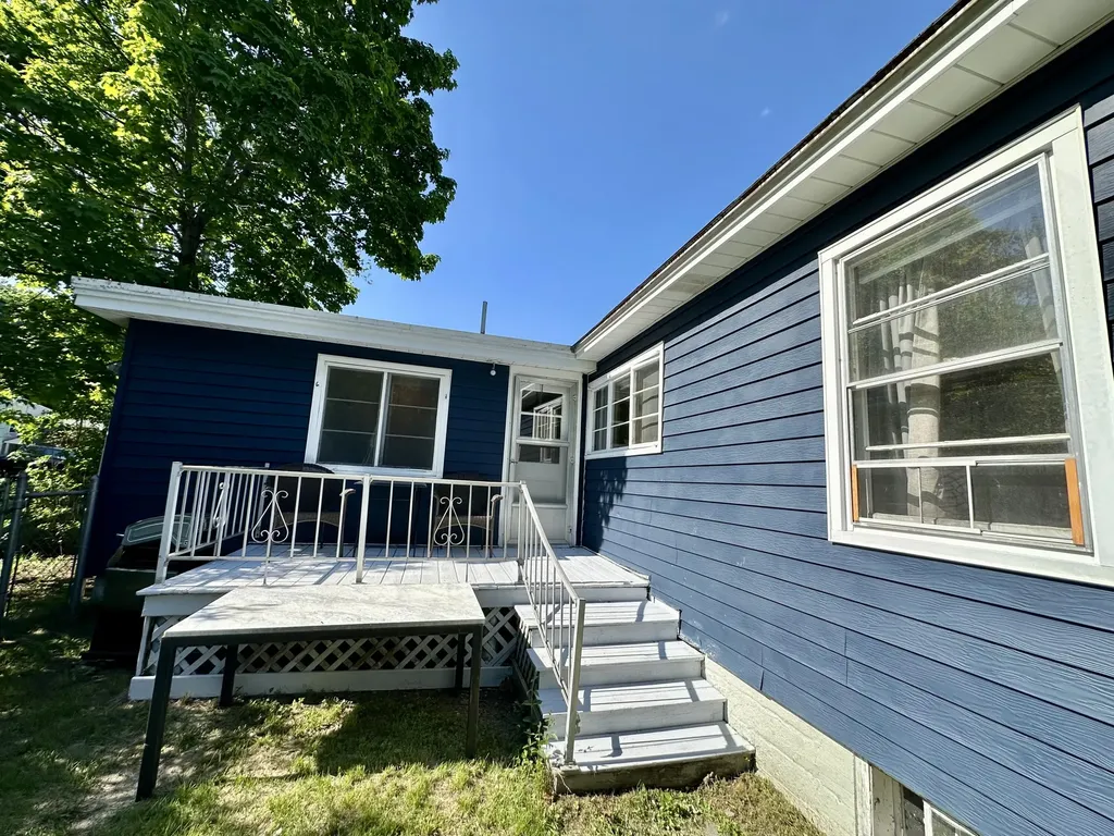 28 1/2 Mclellan Street Brunswick ME 04011