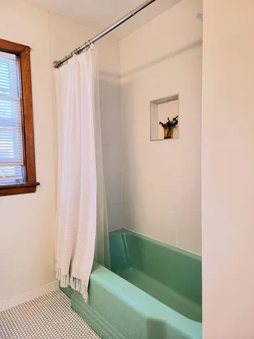 28 1/2 Mclellan Street Brunswick ME 04011
