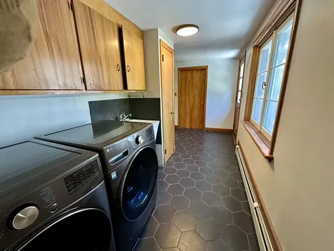 28 1/2 Mclellan Street Brunswick ME 04011