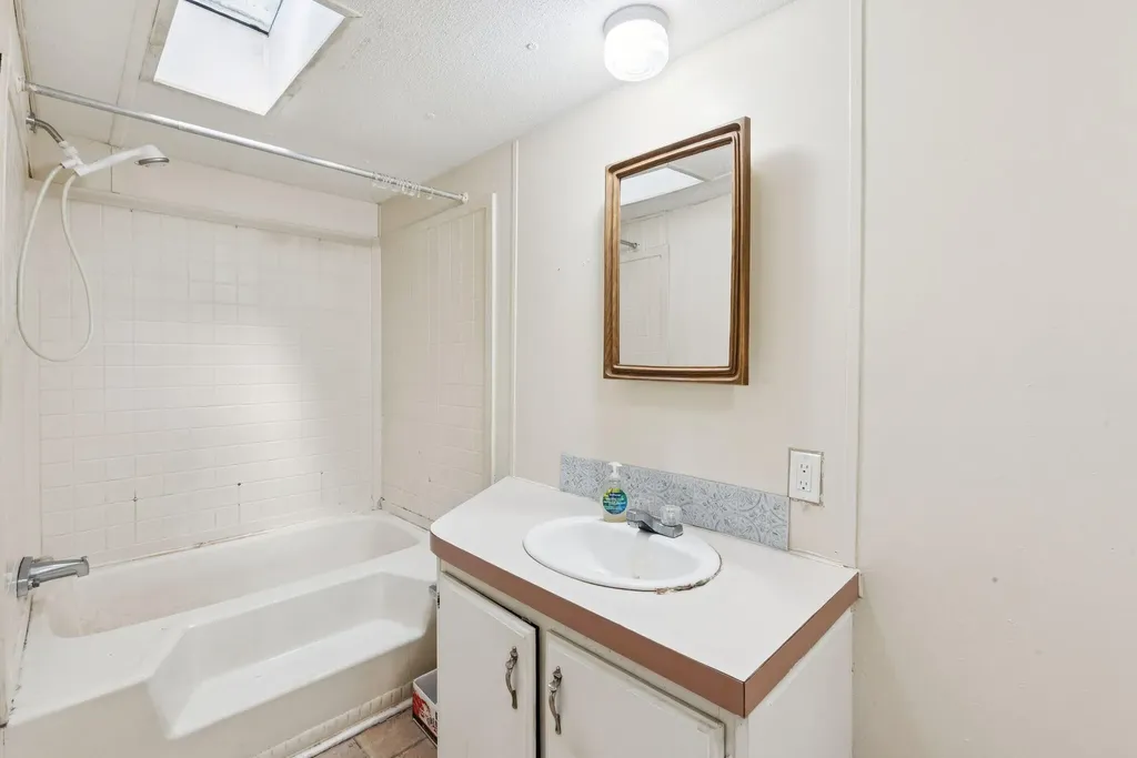 205 Rabbit Valley Road Oxford ME 04270