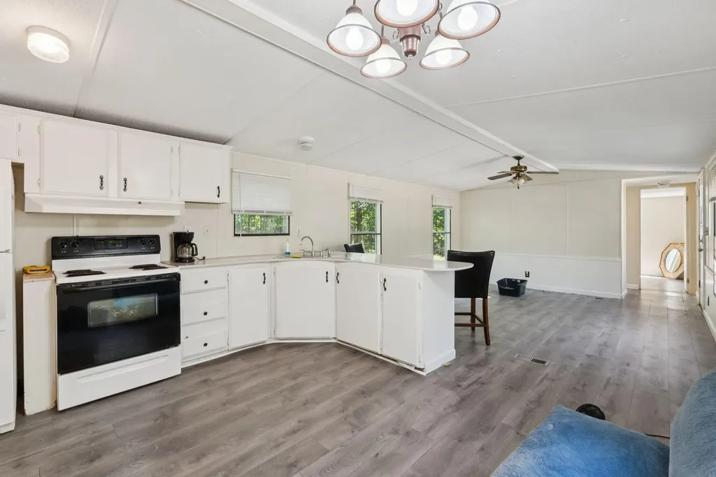 205 Rabbit Valley Road Oxford ME 04270